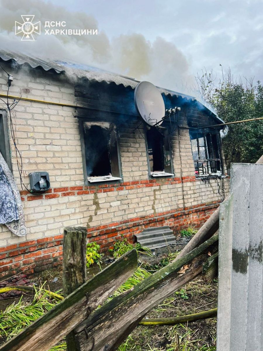 У палаючому будинку рятувальники Харківщини виявили тіло жінки